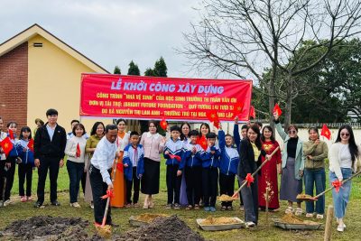 LỄ KHỞI CÔNG XÂY DỰNG CÔNG TRÌNH”NHÀ VỆ SINH” CỦA HỌC SINH TRƯỜNG TH TRẦN VĂN ƠN. ĐƠN VỊ TÀI TRỢ:(BRIGHT FUTURE FOUNDATION-QUỸ TƯƠNG LAI TƯƠI SÁNG) DO BÀ : NGUYỄN THỊ LAN ANH-THƯỜNG TRÚ TẠI HOA KỲ SÁNG LẬP.